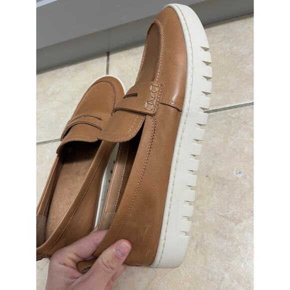 Vionic Women's Uptown loafer shoe slip-on camel leather size 11 preppy casual - Picture 7 of 8